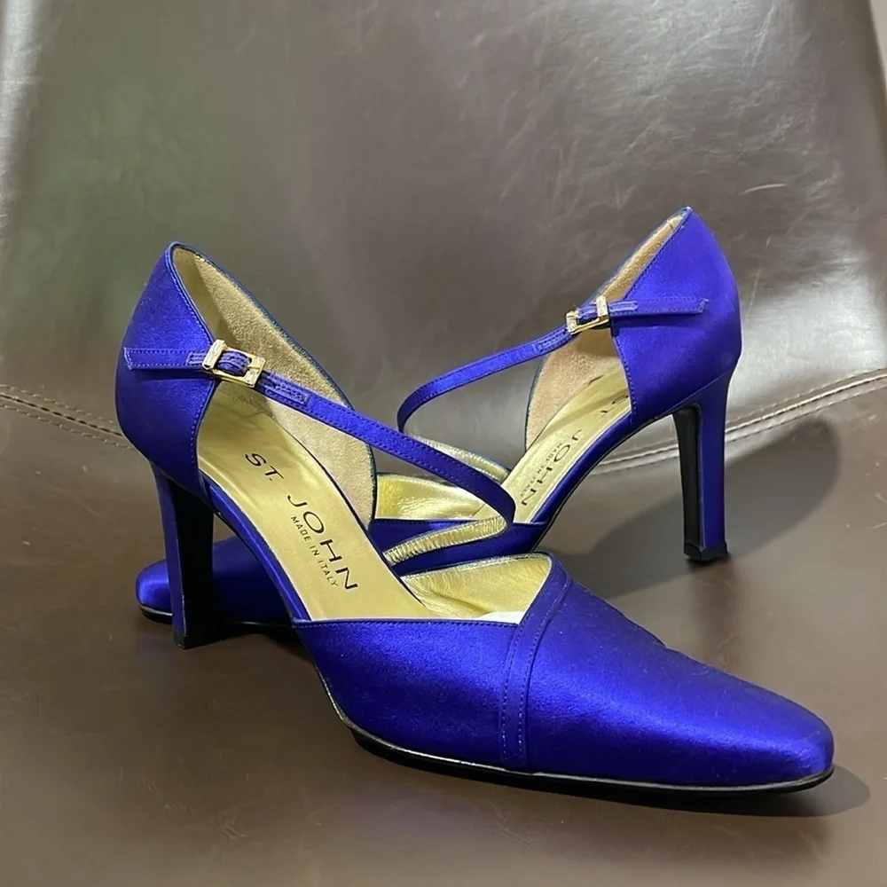 St. John Satin Heels Vintage 80’s 90’s in Blue Violet Crystal size 7.5